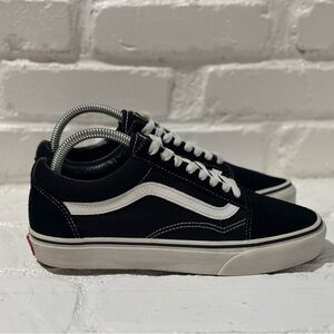 VANS Old Skool Skate Shoes Sneakers Women’s Size 8, Mens size 6.5, Black/white,